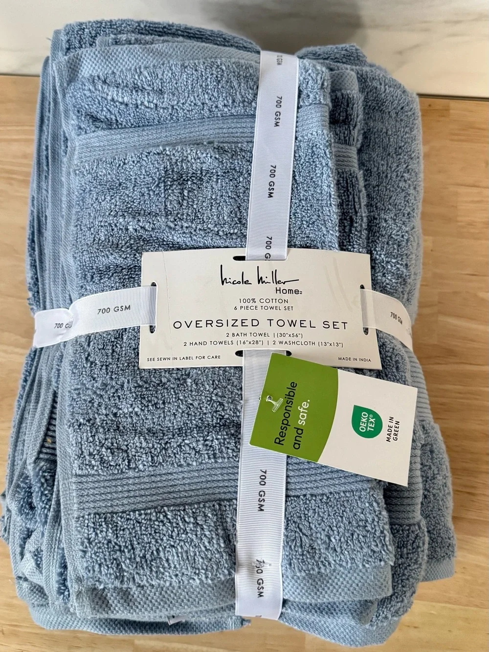 Nicole Miller Light Blue Oversized Towel Set NWT